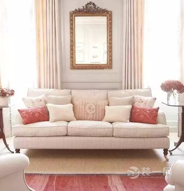 沙发窗帘搭配设计    软装搭配就是给我们的家里添加色彩,让家看起来